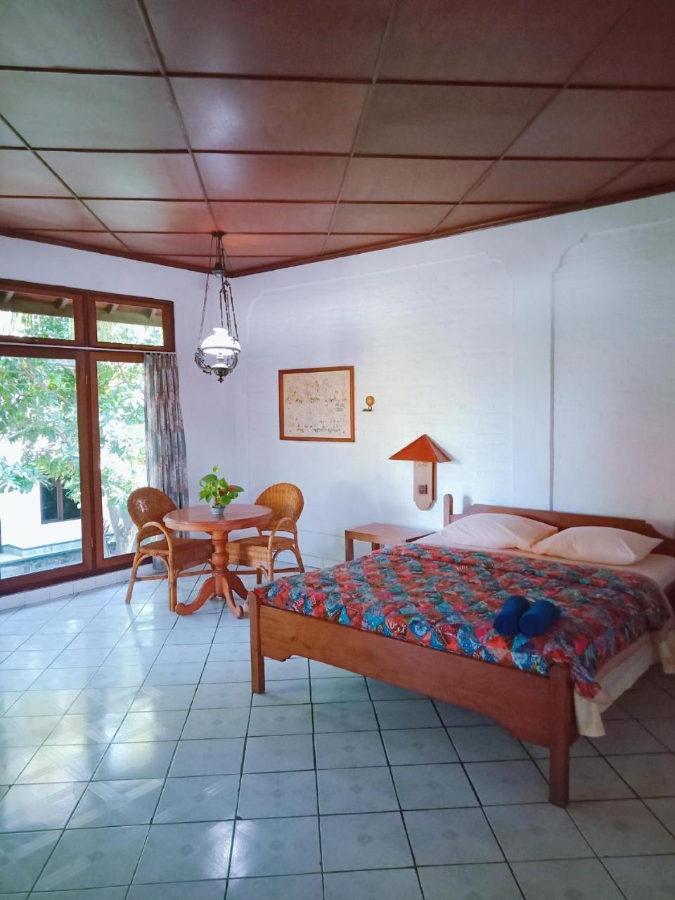 Rini Hotel Lovina Екстериор снимка