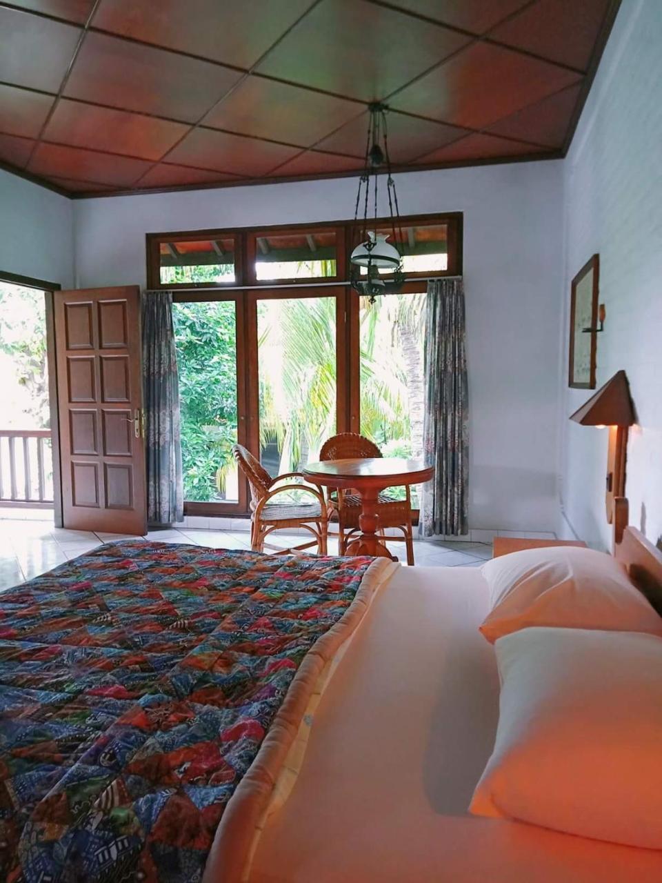 Rini Hotel Lovina Стая снимка